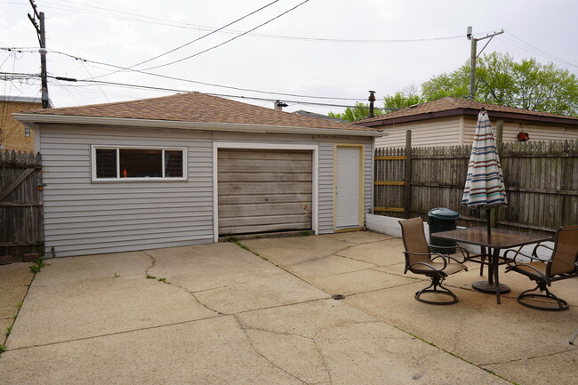 Garage - 6149 S Keating Ave