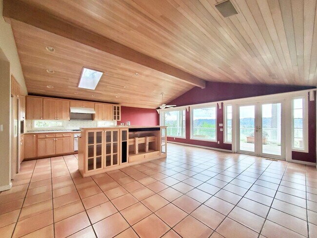 Building Photo - Great House For Rent