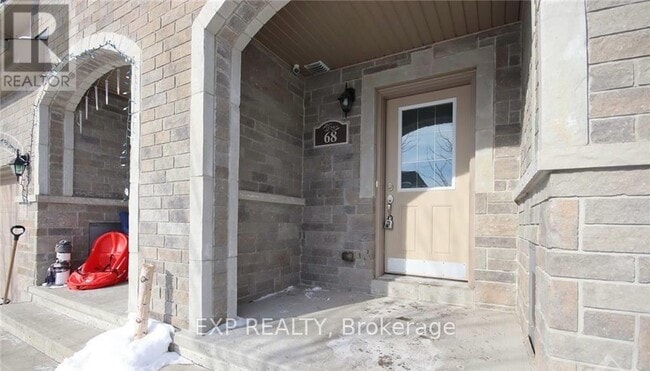 Building Photo - 68 Asselin St