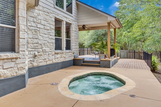 Foto del edificio - 10616 Big Thicket Dr
