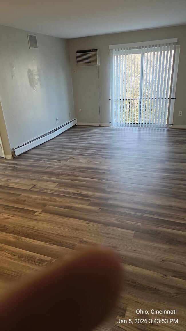 Foto del edificio - 1809-1813 Mears Ave