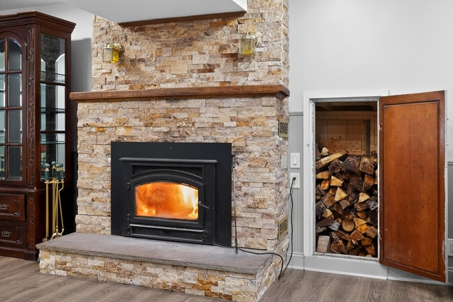 Foto del edificio - 615 Monroe Tpke