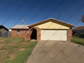 Building Photo - 521 Merrill Dr