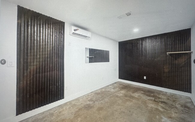 Building Photo - 928 Duty Ave