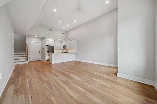 Foto del edificio - 8 Husted Ln