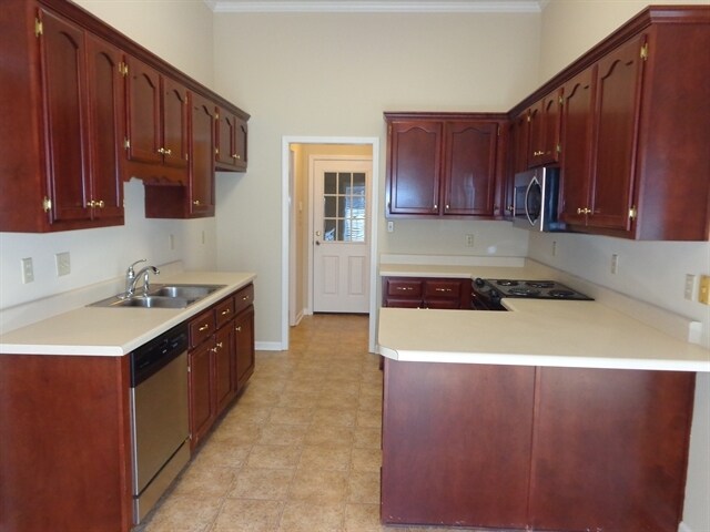 Foto del edificio - 5026 Springtree Dr