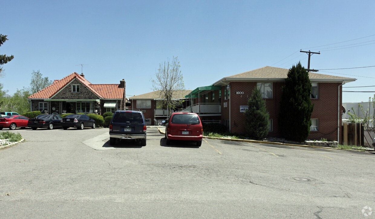Garland St Apartments - 1600-1604 Garland St