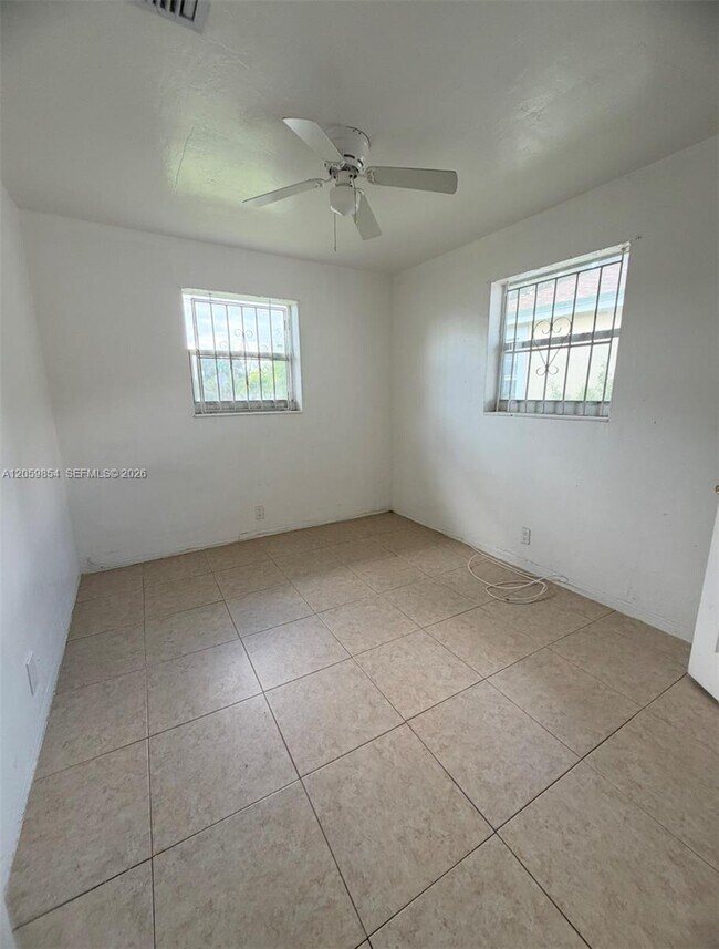 Foto del edificio - 1732 NW 75th St