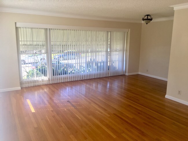 Foto del edificio - 5918 S Fairfax Ave