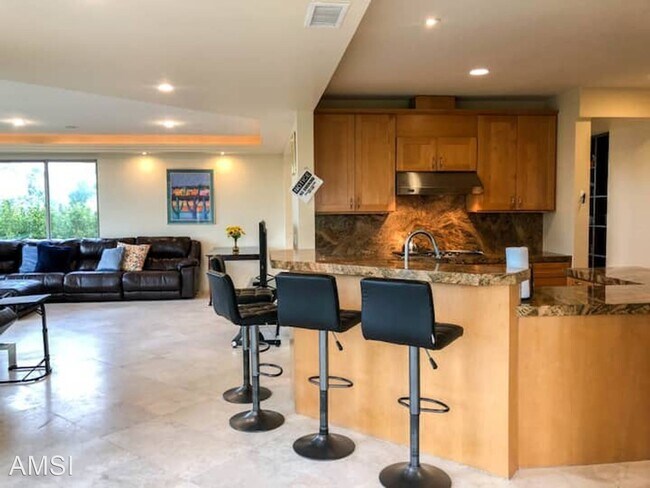 Building Photo - 5 br, 4 bath House - 2075 Torrey Pines Rd ...