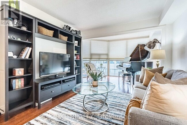 Building Photo - 705 King St W