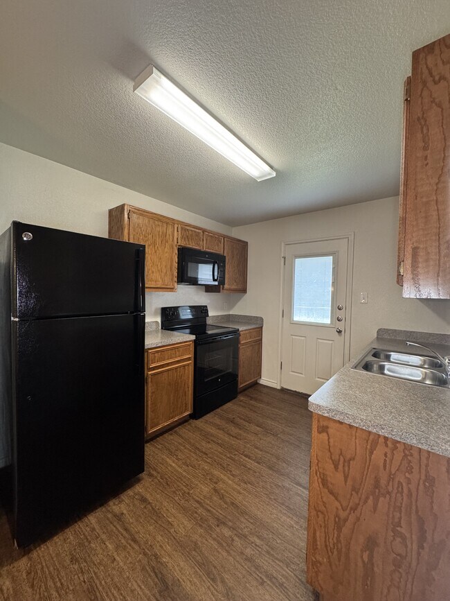 Building Photo - 1521 Justin Lp