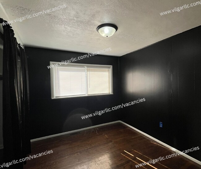 Building Photo - 2 large bedrooms & 1 newly updated bathroom home in Gary, IN