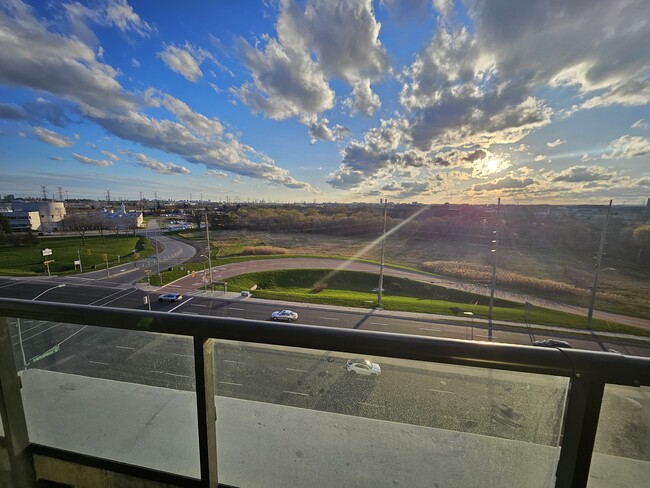 Building Photo - 10 Rouge Valley Dr W