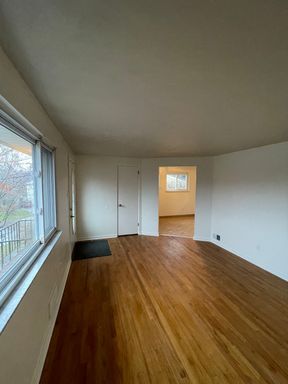 Building Photo - Charming 3 bed, 2 bath with finished basement!