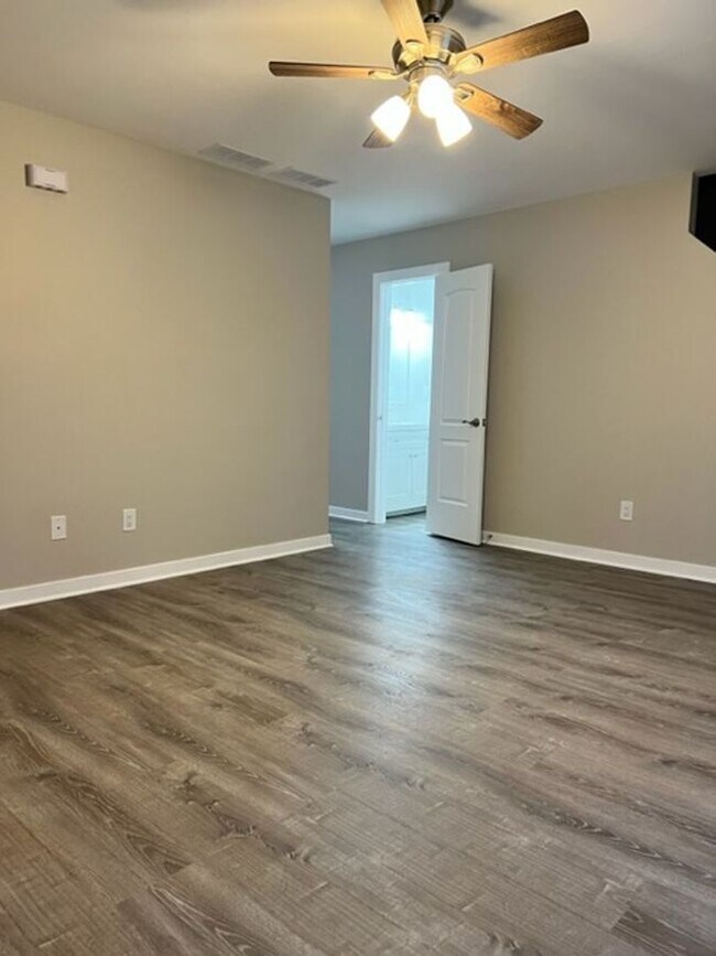 Foto del edificio - 1805 Dainesway Dr