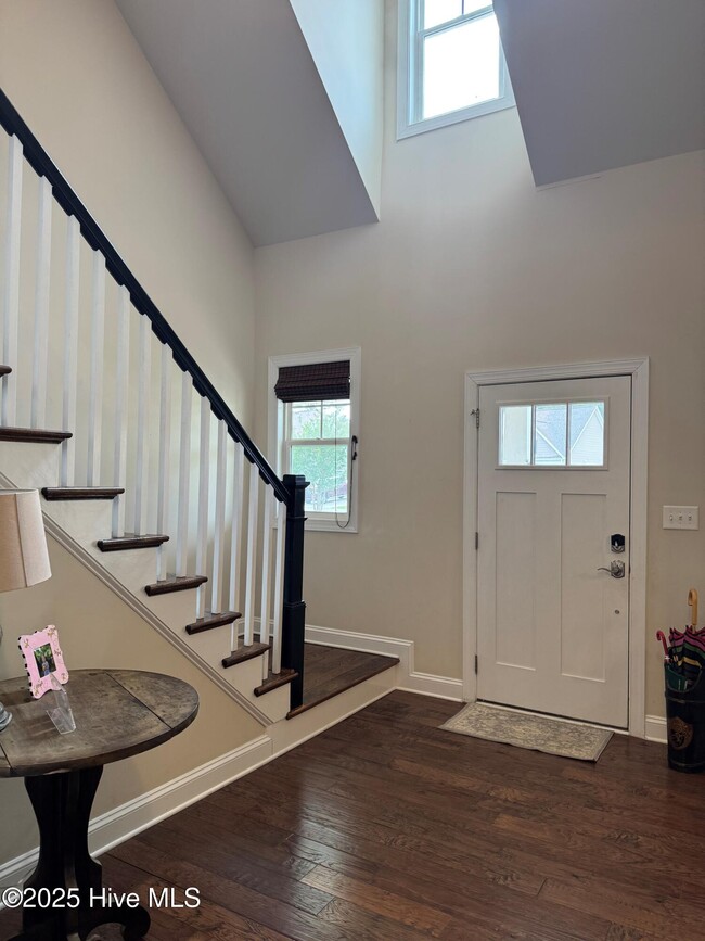 Foto del edificio - 417 Wolfe Ln