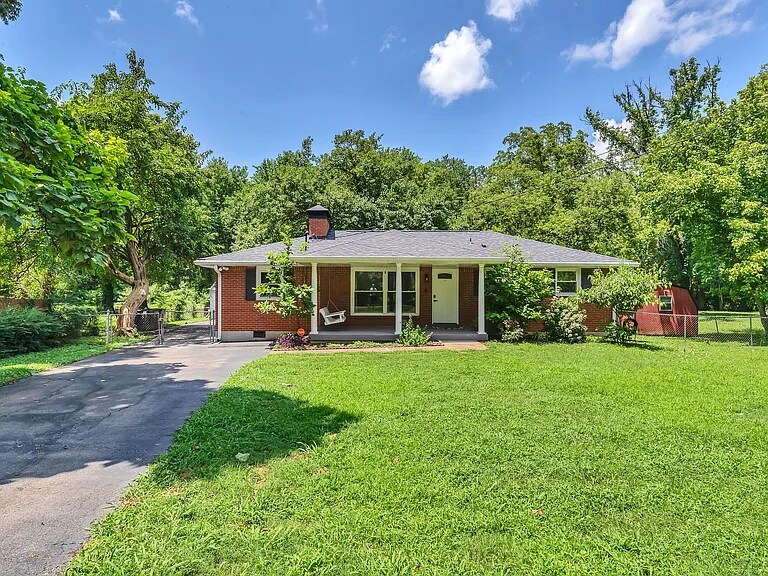 Photo - 457 Ewing Ln (Nashville, TN)