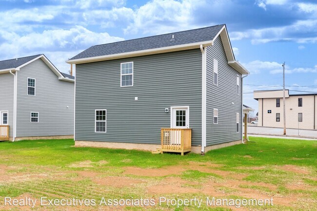 Building Photo - 4 br, 2 bath House - 304 7th Street