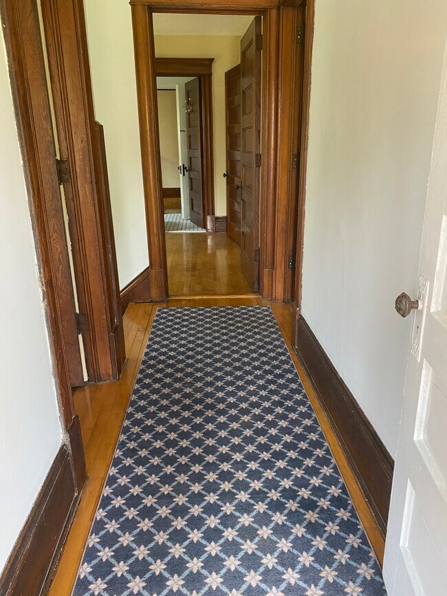 Foto del edificio - 3128 E 25th St