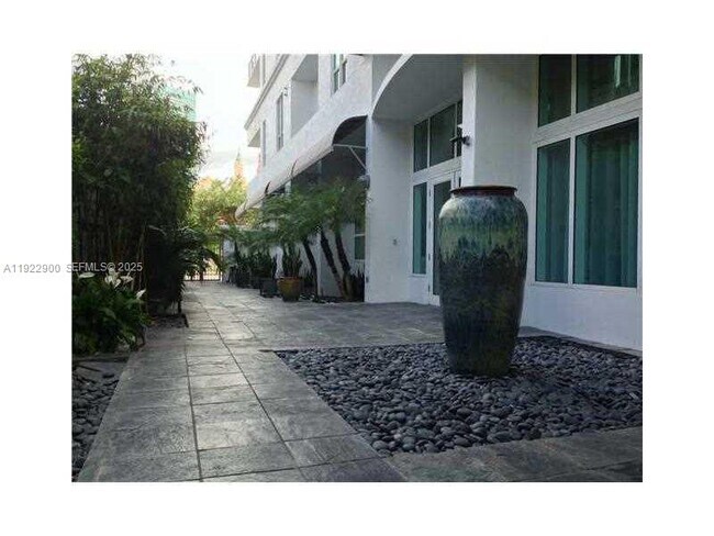 Building Photo - 234 NE 3rd St