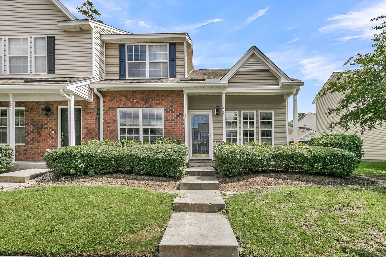 Photo - 478 Doane Way - 1