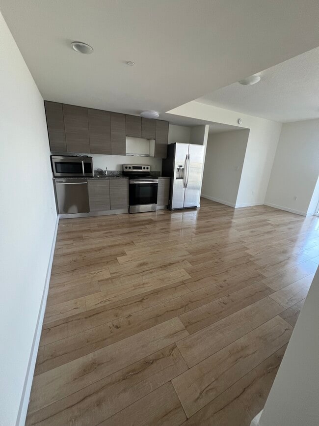 Building Photo - 1524 NE Miami Pl