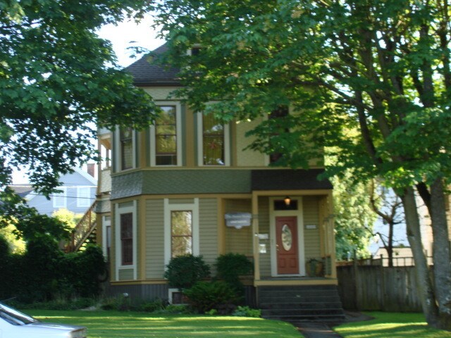 Front of 1890's Victorian - 608 N I St