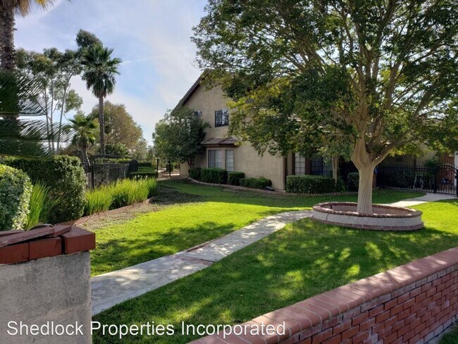 Foto del edificio - 4 br, 3 bath House - 1068 Sunset Bluff Rd