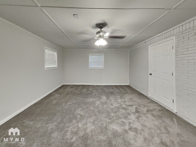Foto del edificio - 1371 Stoneham Ct