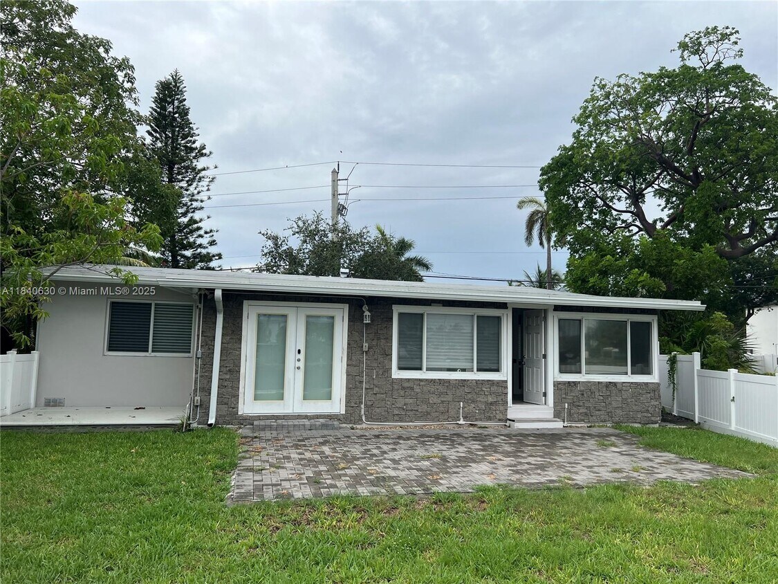 Foto principal - 1254 Cordova Rd
