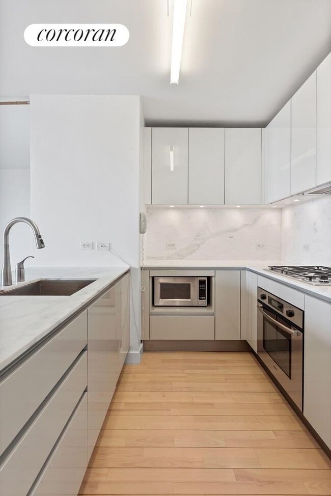 Building Photo - 322 W 57th St