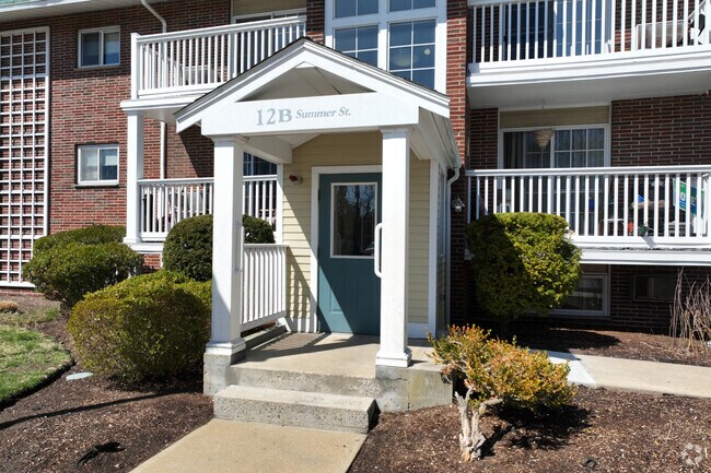 Entrance - 4-16 Summer St