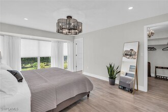 Building Photo - 2649 Longboat Dr