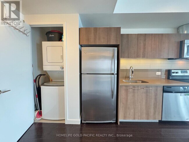 Photo du bâtiment - 390 Cherry St