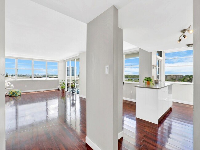 Foto del edificio - 18011 Biscayne Blvd