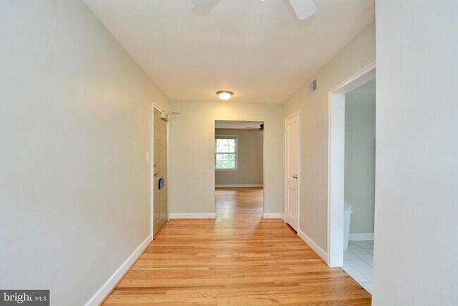 Building Photo - 718 S Fayette St
