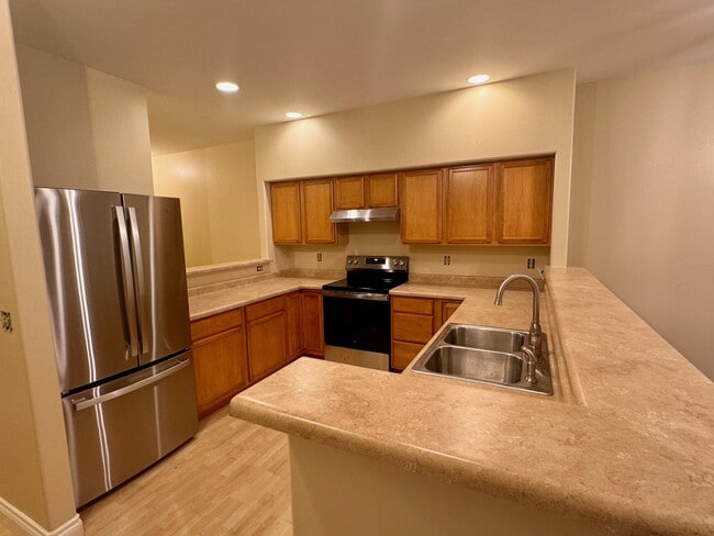 Building Photo - 2120 Mead Ln