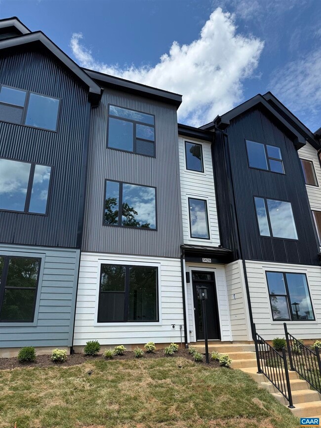 Building Photo - 5426 Golf Dr