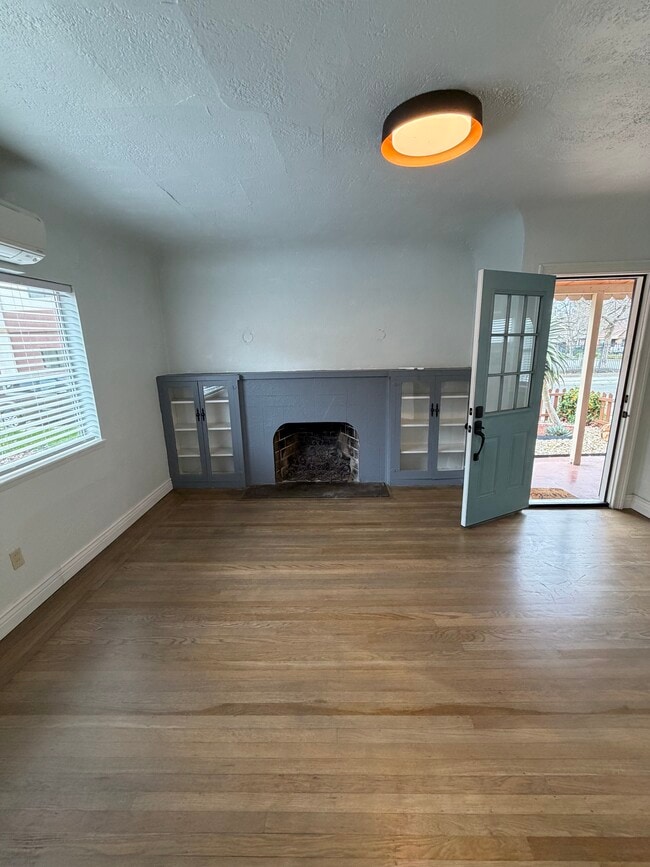 Building Photo - 1555 32nd St