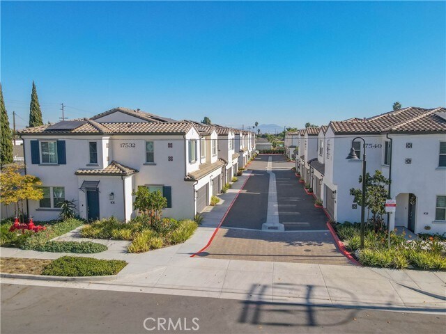 Foto del edificio - 17532 Cameron Lane