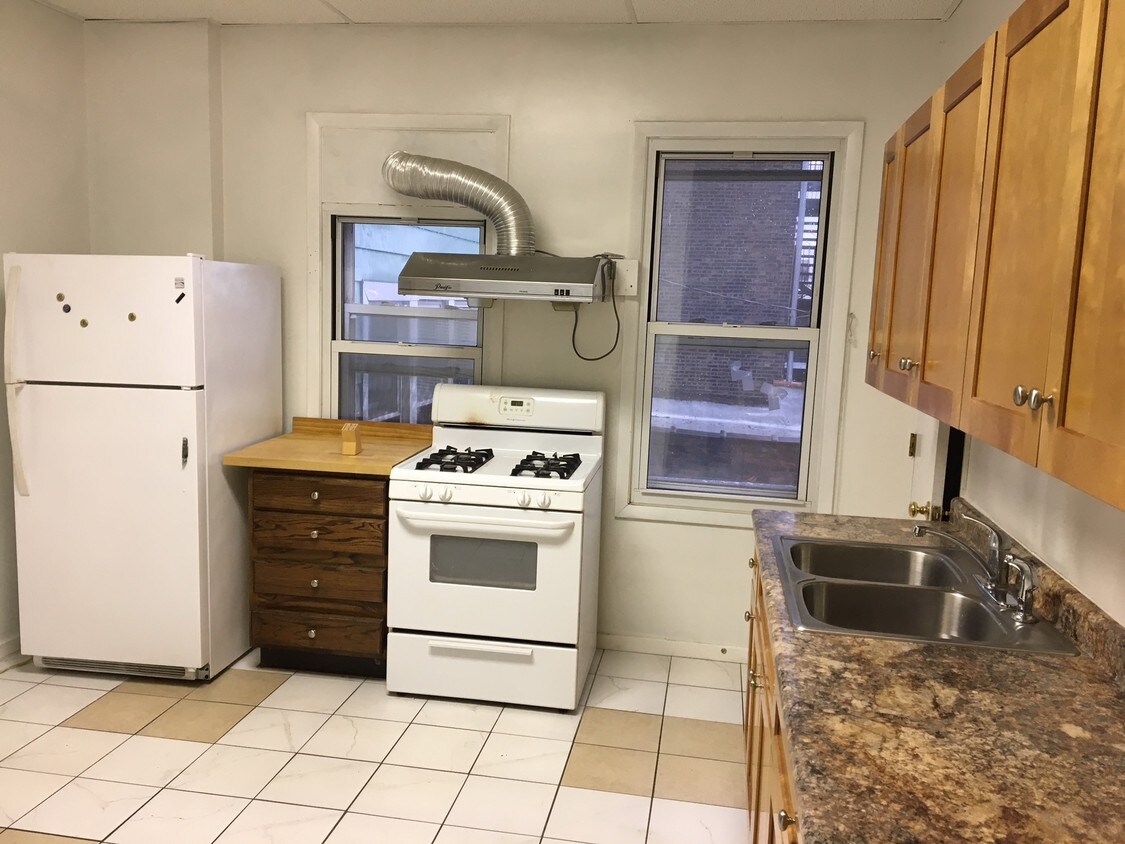 kitchen - 2990 S Archer Ave