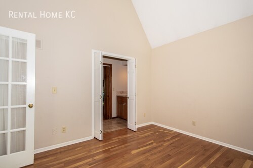 Building Photo - 3205 W 130th St