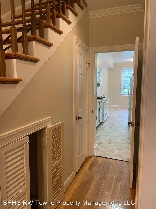 Building Photo - 3 br, 2.5 bath House - 423 W. Princess Ann...