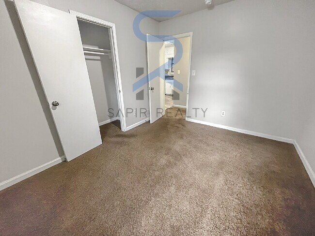 Building Photo - 6224 Wellington Dr