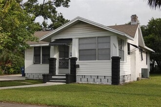 Building Photo - 2567 15th Ave N