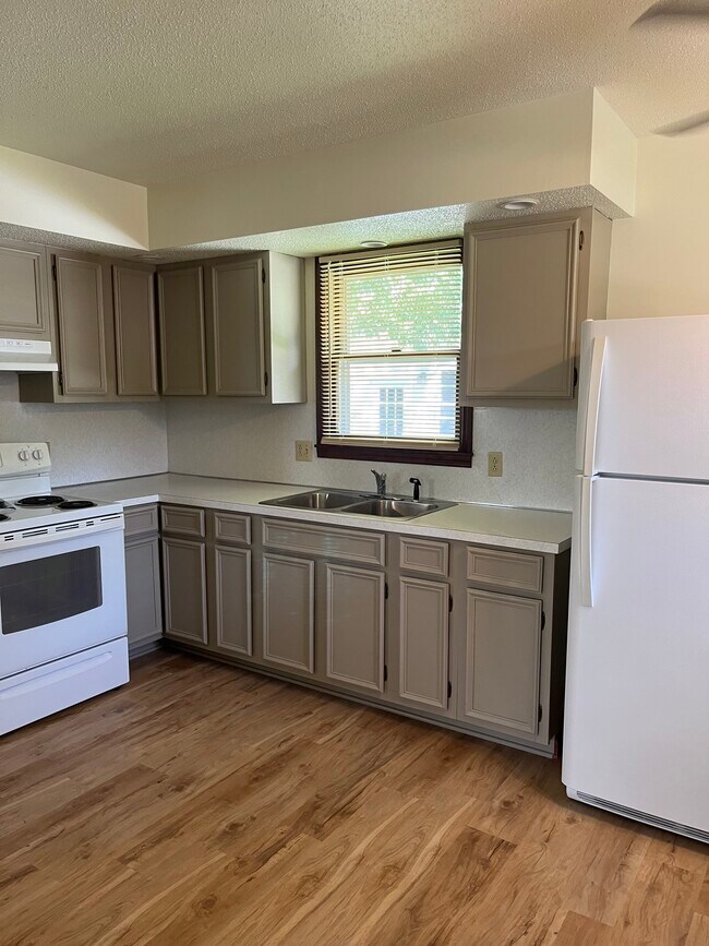 Kitchen - 926 N Walnut St