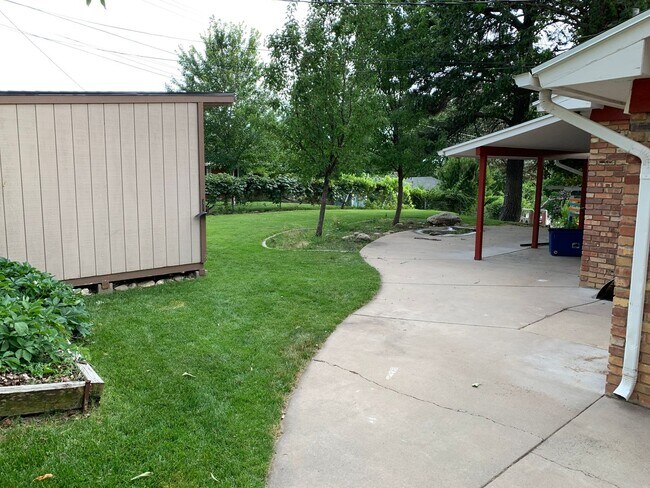 Building Photo - Wonderful 5 Bed, 2.5 Bath Home in Centerville!