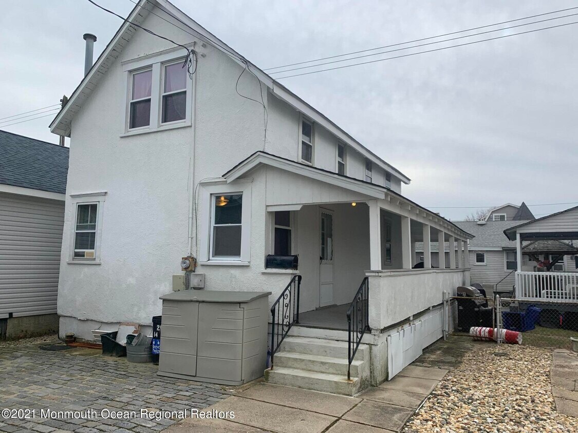 209 14th Ave, Belmar, NJ 07719 Townhome Rentals in Belmar NJ