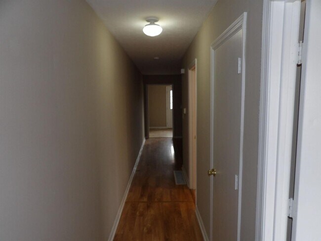 Building Photo - 75 Ashwood Ct